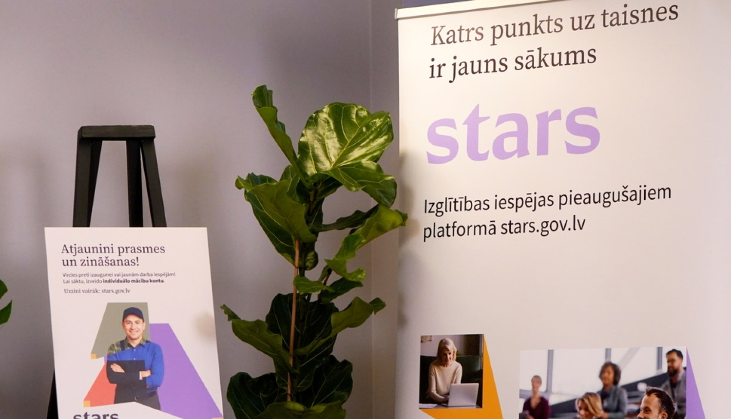 Platformas "STARS" plakāts. "Katrs punkts uz tāfeles ir jauns sākums". Izglītības iespējas pieaugušajiem platformā "Stars"
