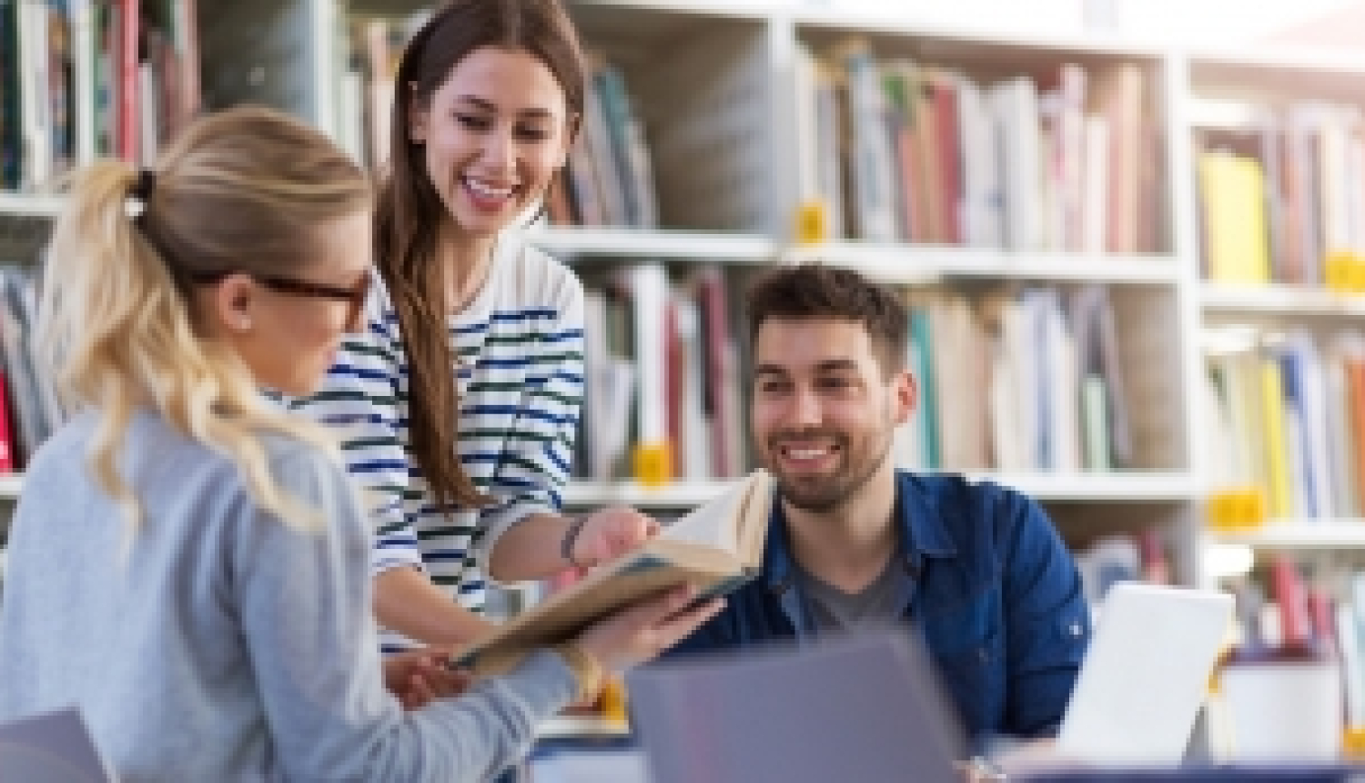 Sākusies pieteikšanās stipendijām prestižajā Eiropas Universitātes institūtā