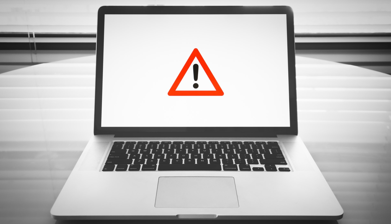 datorā sarkana izsaukuma zime