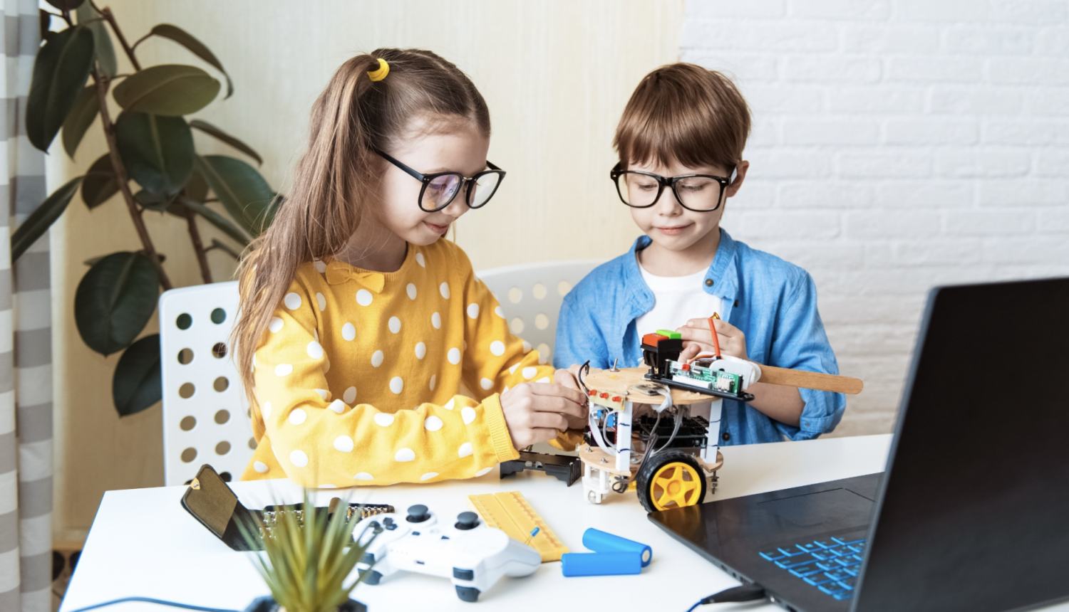 EEZ un Norvēģijas grantu vizualis ar bērniem