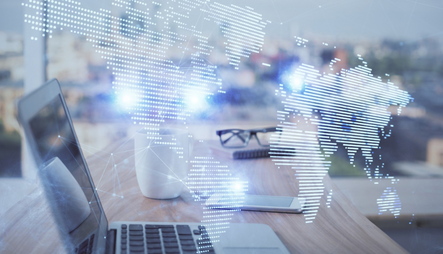 portatīvais dators uz darba galda Erasmus akredetācija