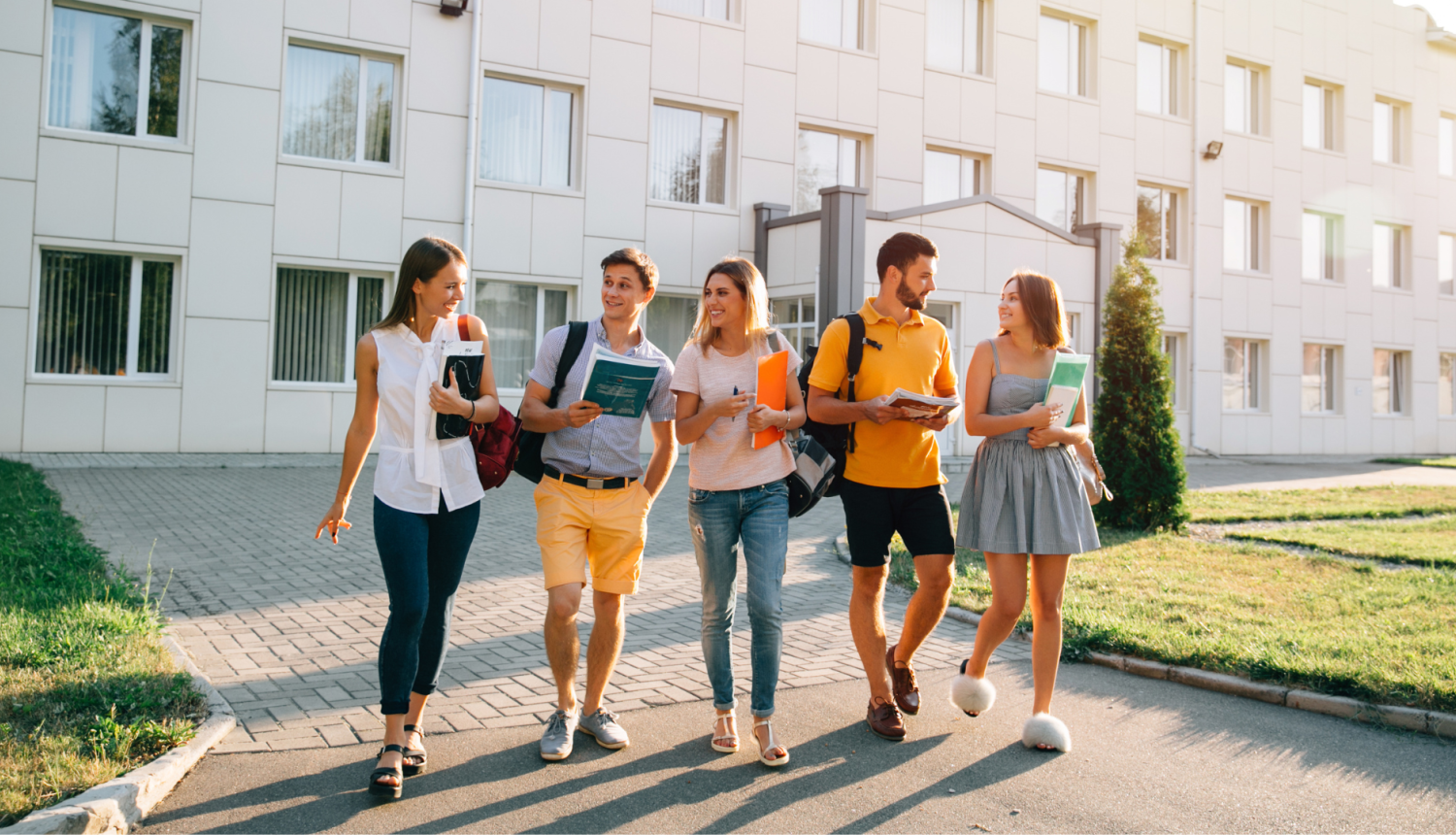 Studenti pastaigājas