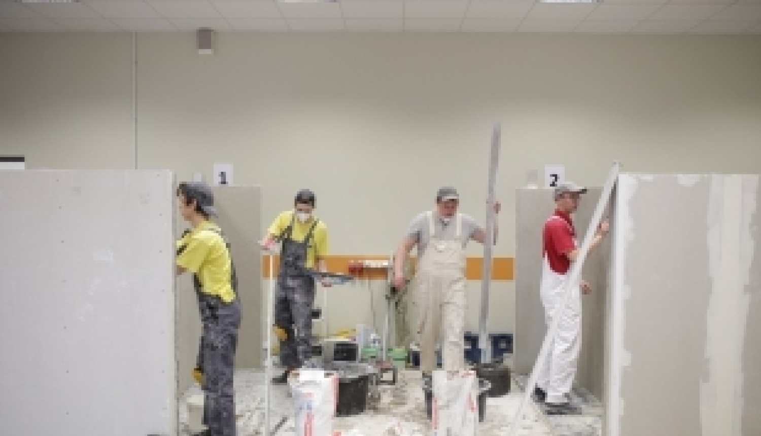 Noskaidroti labākie jaunie sausās būves tehniķi