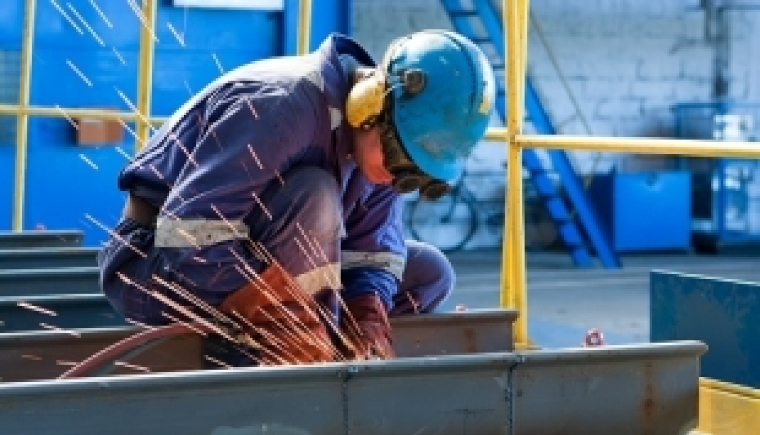 Jauniešu garantijas ietvaros būvnieki 240 jauniešiem piedāvās mācības darba vidē