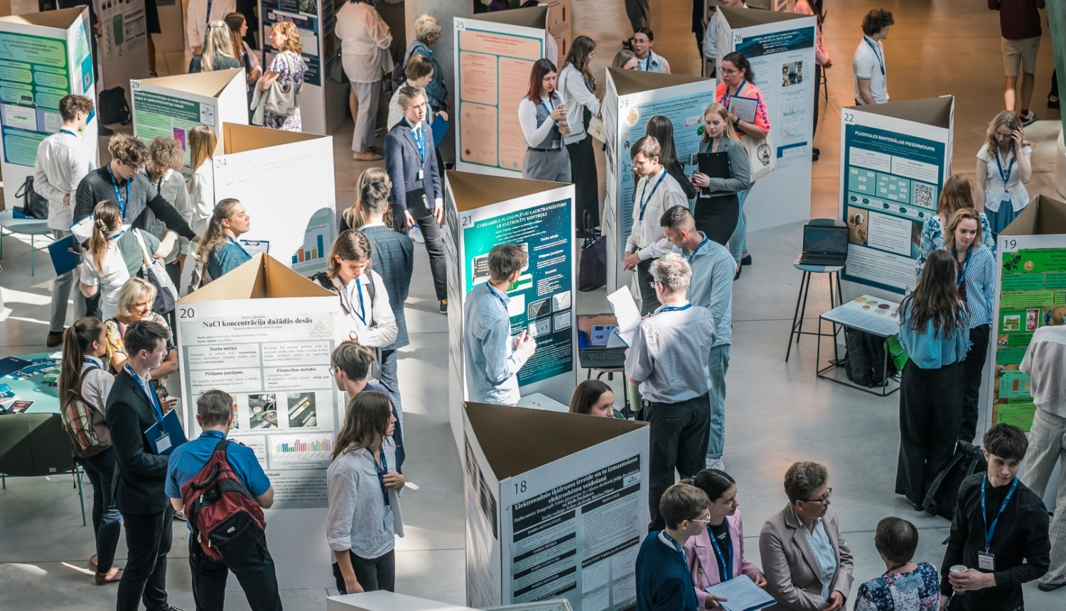 Darbu prezentēšana Latvijas Universitātes Akadēmiskajā centrā 