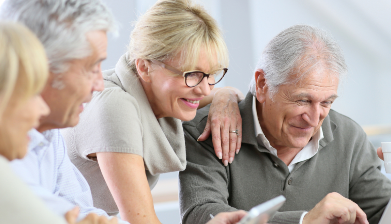 Seniori darbojas ar datoru