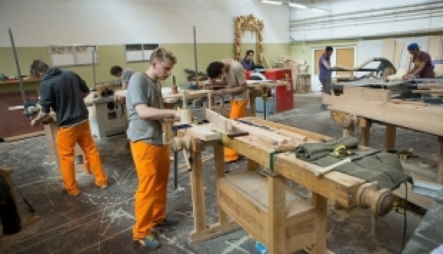 Noslēdzies jauno profesionāļu fināls kokapstrādes nozares profesijās „KNKF-2015”