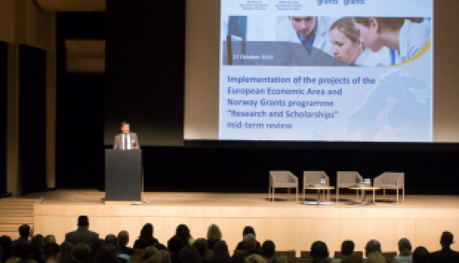 Latvijas zinātnieki un akadēmiskais personāls aicināti pieteikt savu dalību “Pētniecība un stipendijas” noslēguma konferencē