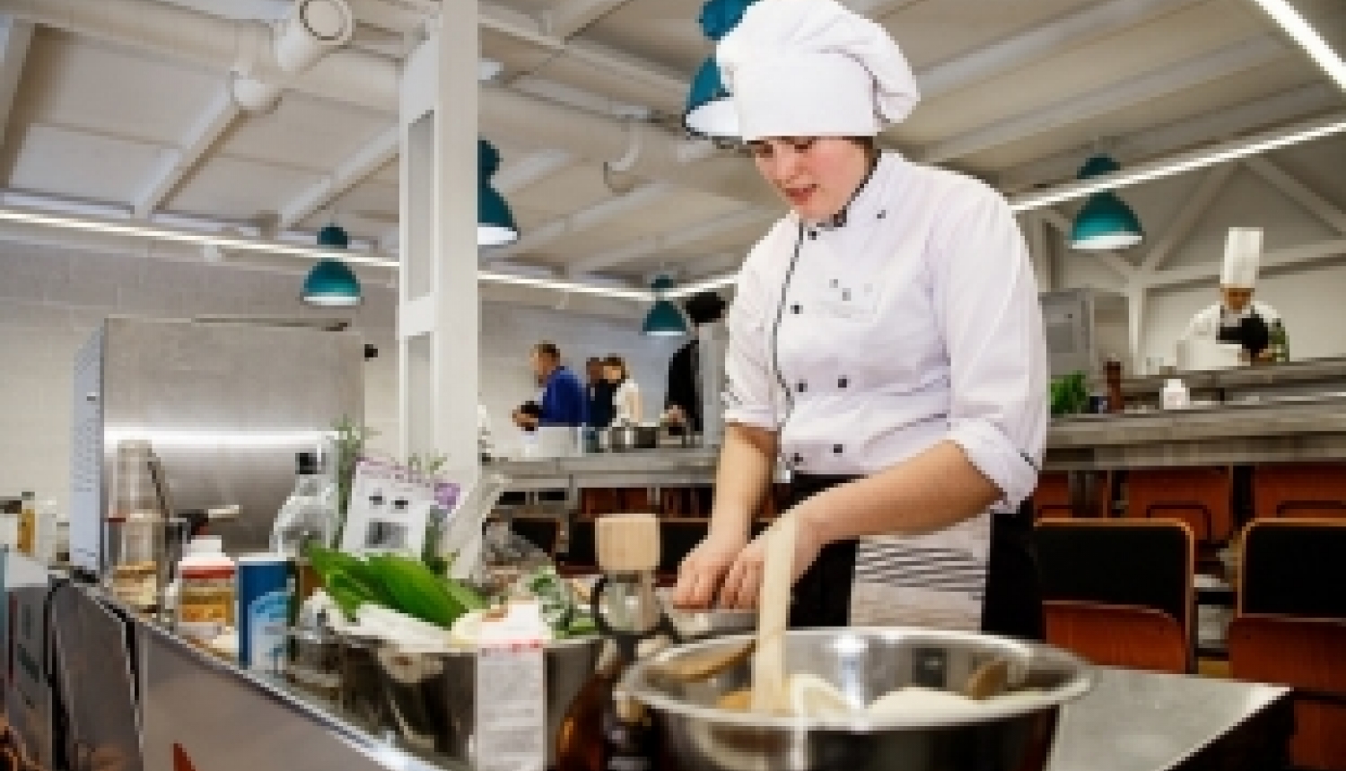 Liepājā un Valmierā notiks jauno pavāru un viesmīļu konkursu pusfināli