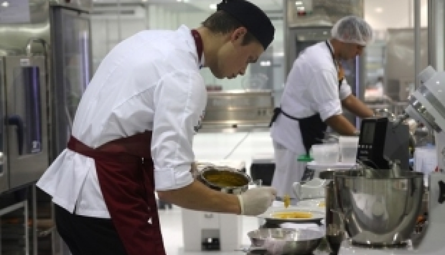 Notiks Latvijā labāko jauno pavāru un viesmīļu konkurss