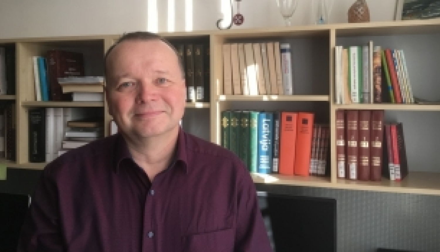 An assistant professor from Czechia conducts research on Czech-Latvian cultural ties