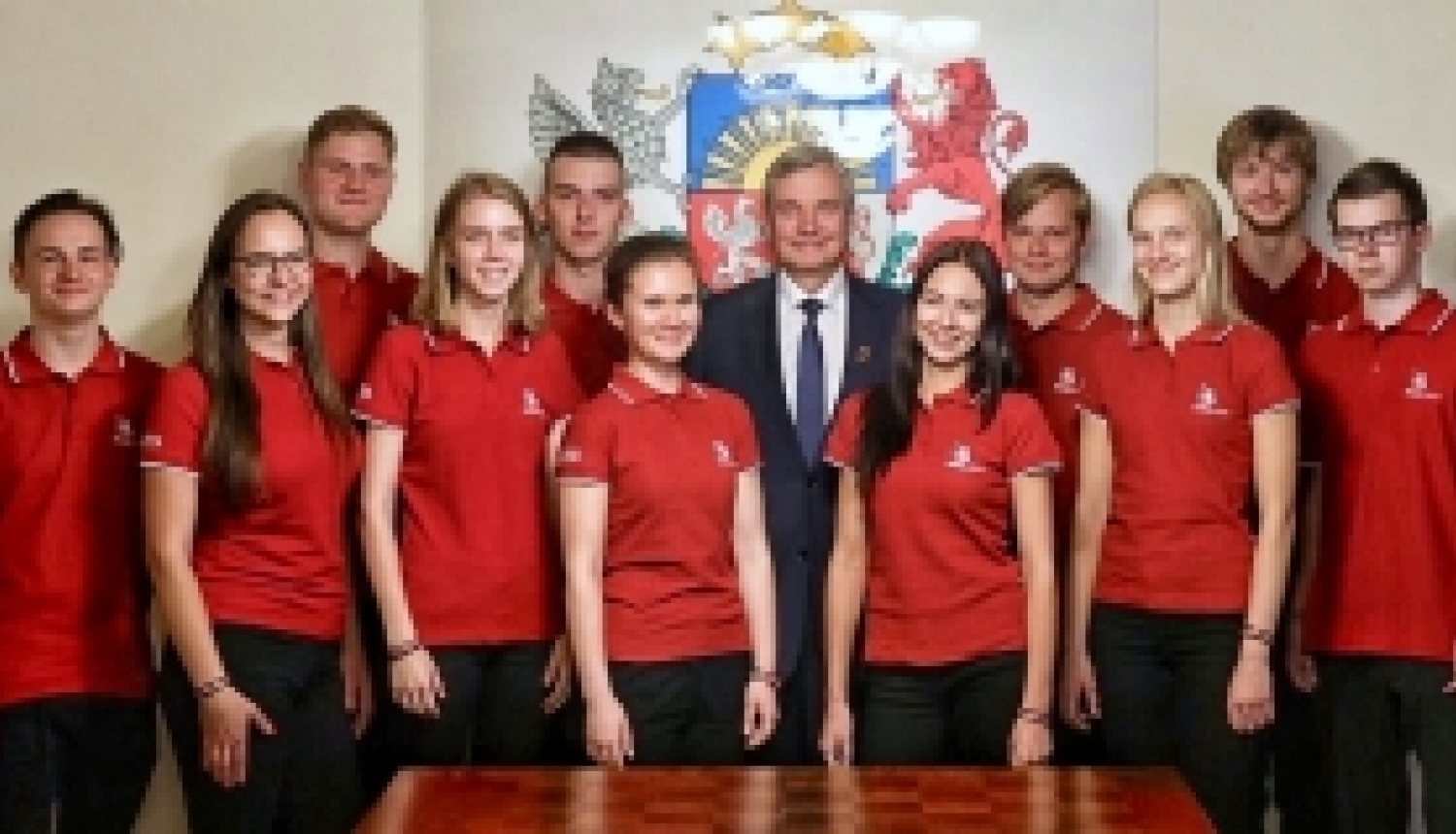 Latvijas komanda  tiekas ar ministru pirms došanās uz EuroSkills 2018 konkursu