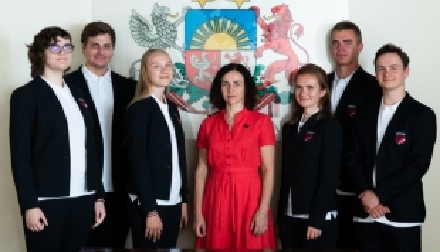 Latvijas komanda pirms WorldSkills 2019 konkursa tiekas ar ministri Šuplinsku