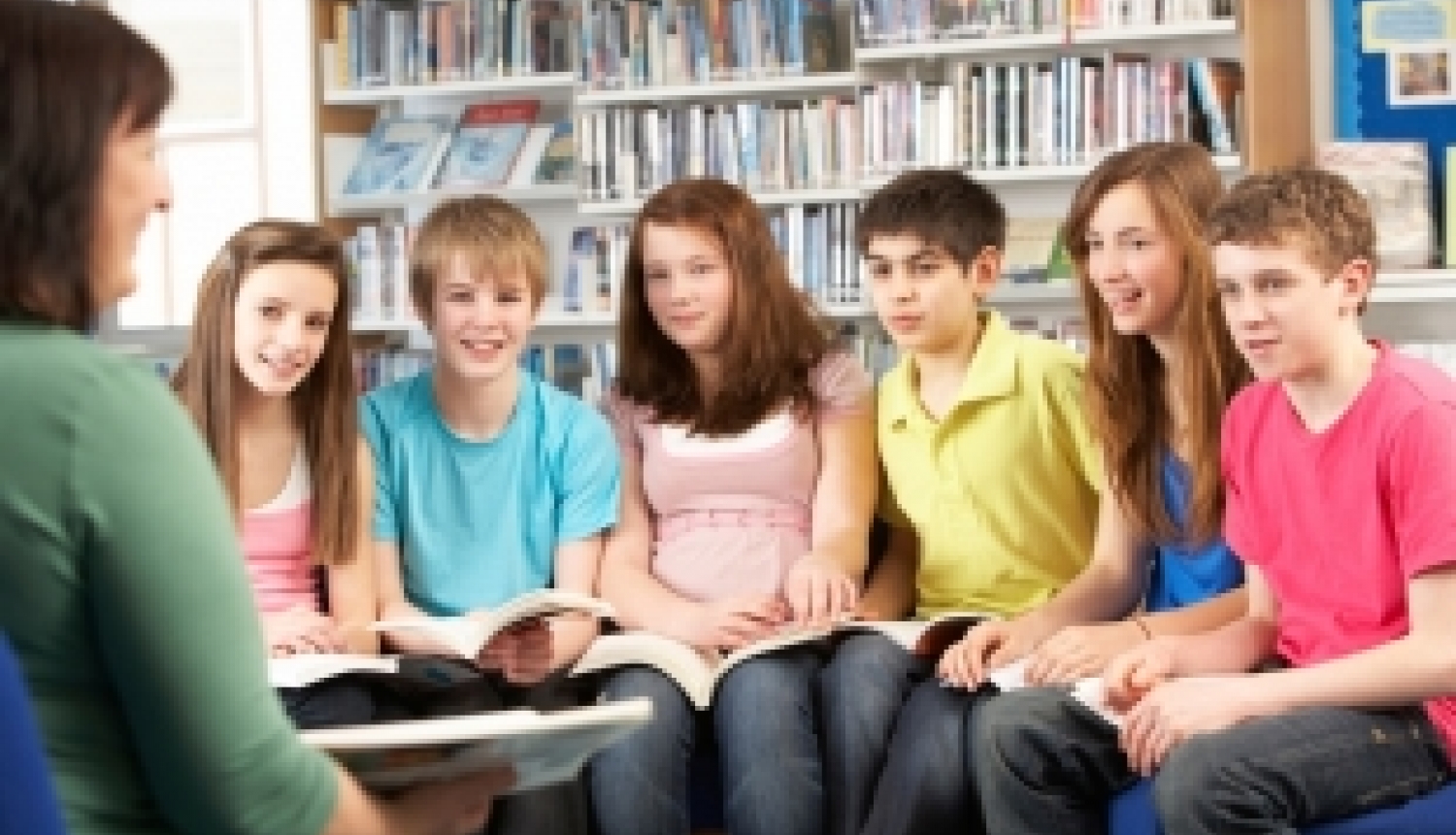 Pieejams Eurydice ziņojuma īss apskats latviešu valodā par valodu mācīšanu Eiropas skolās